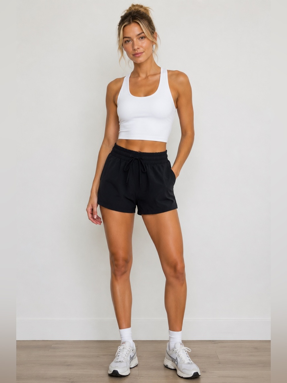NEW Gap Fit Black Active Wear Shorts Elastic Waist Size Small. 663